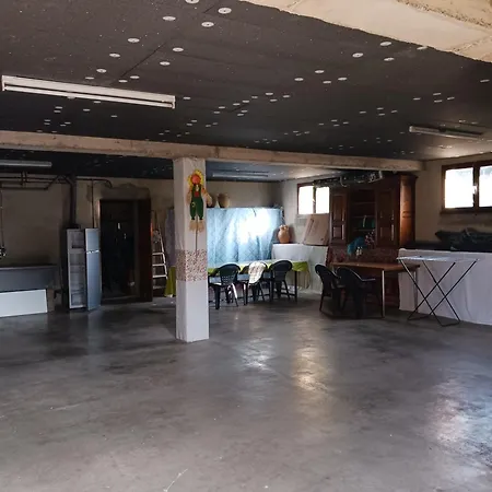 La Dindoulette A Partir De 3 Jours Et Plus Sans Piscine Pour 6 Personnes Personnes Vakantiehuis