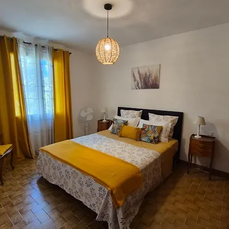 La Dindoulette A Partir De 3 Jours Et Sans Piscine Pour 6 Personnes Personnes Villeneuve (Alpes-de-Haute-Provence)