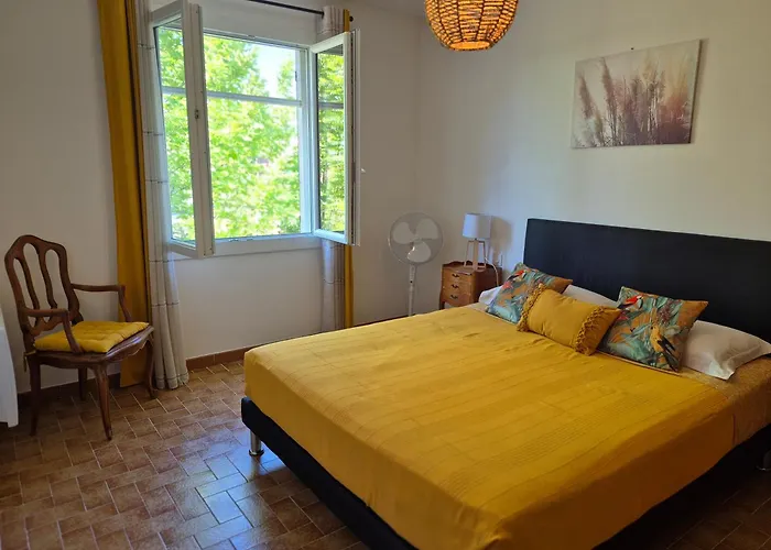 La Dindoulette A Partir De 3 Jours Et Sans Piscine Pour 6 Personnes Personnes *