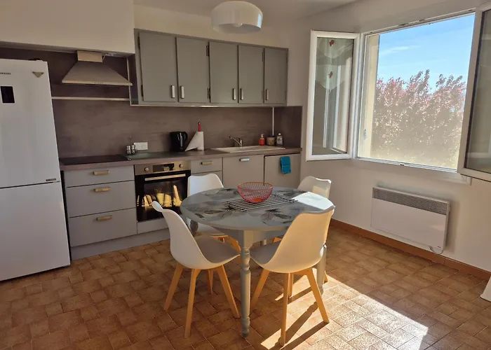 La Dindoulette A Partir De 3 Jours Et Sans Piscine Pour 6 Personnes Personnes * Villeneuve (Alpes-de-Haute-Provence)