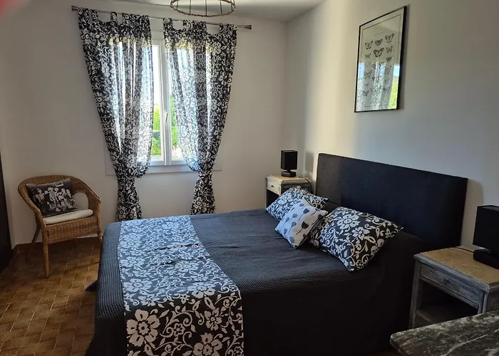 La Dindoulette A Partir De 3 Jours Et Sans Piscine Pour 6 Personnes Personnes Holiday home *