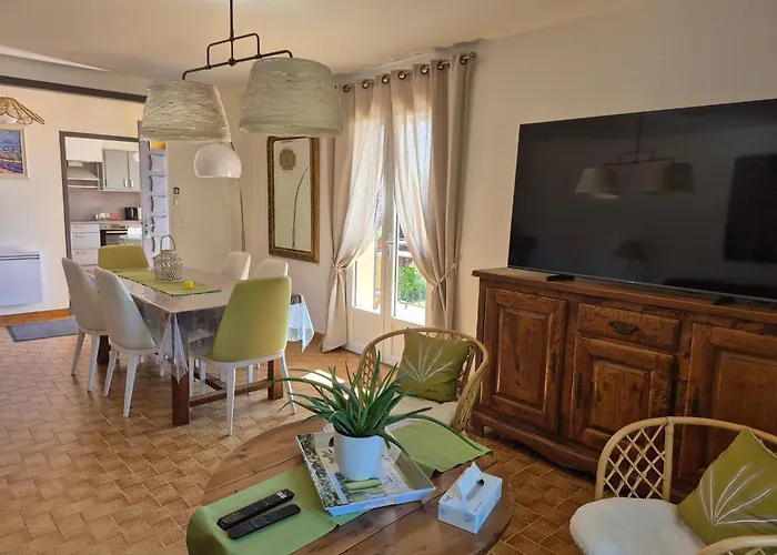 La Dindoulette A Partir De 3 Jours Et Sans Piscine Pour 6 Personnes Personnes *